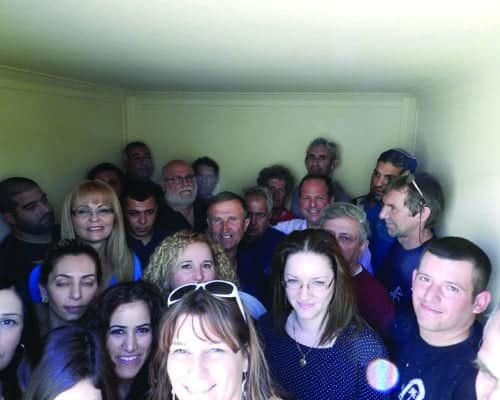 Capacity for 15 people in the 3.42 SqM. model